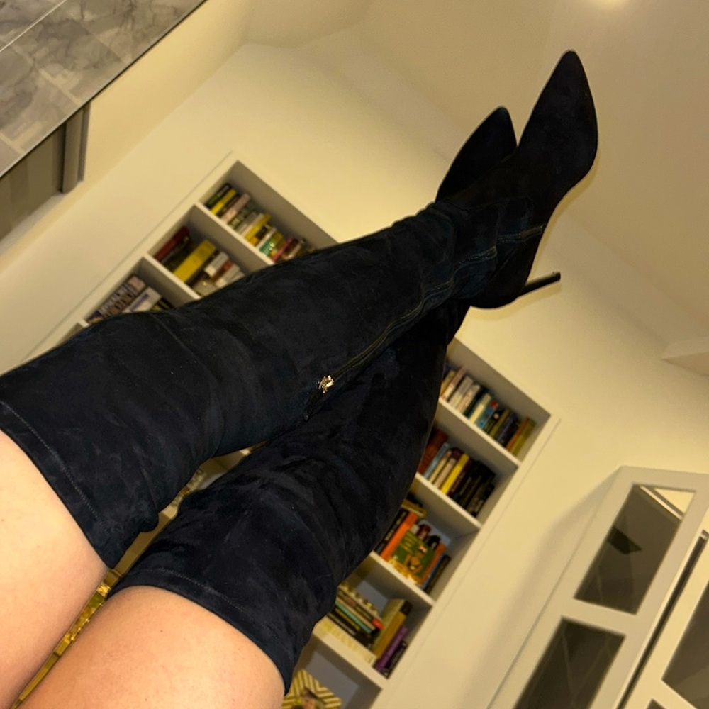 EVERYONE SHOULD OWN A PAIR of over the knee BLACK suede boots! with zipper